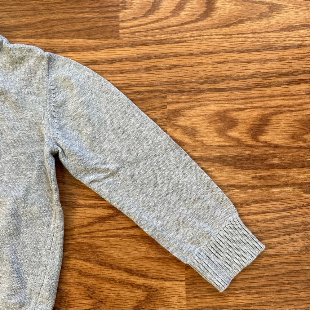 The Children’s Place Toddler Boys Size 4 XS Long Sleeve Sweater V-Neck Gray EUC! - Picture 4 of 7